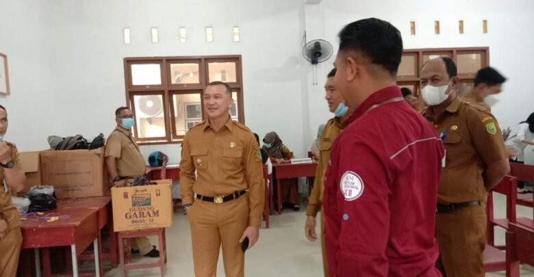 Wakil Bupati Natuna Saat Meninjau Seleksi P3K Tenaga Kesehatan di SMA N 1 Ranai
