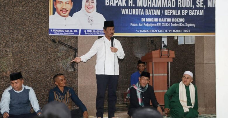 Wali Kota Batam Muhammad Rudi Safari Ramadhan di Kecamatan Sagulung