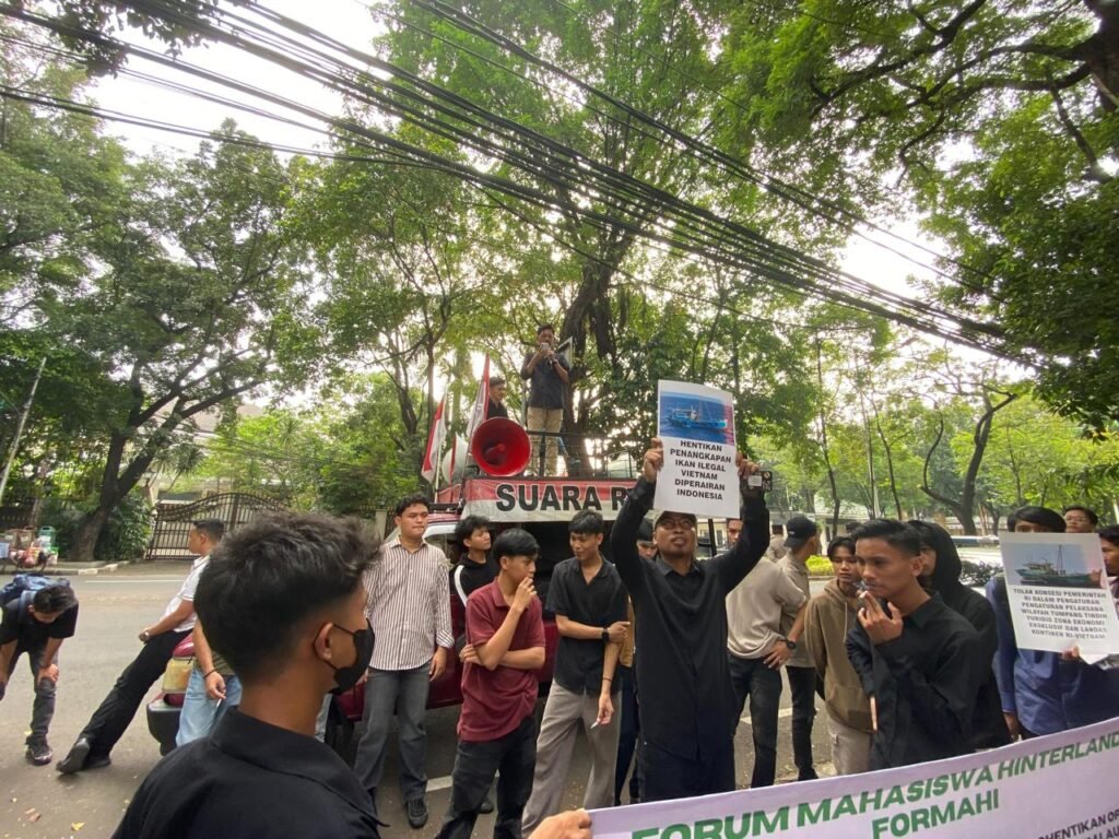 Tolak Aktivitas Agresif di ZEE RI dan LCS, FORMAHI Demo Di Depan Kedubes Vietnam