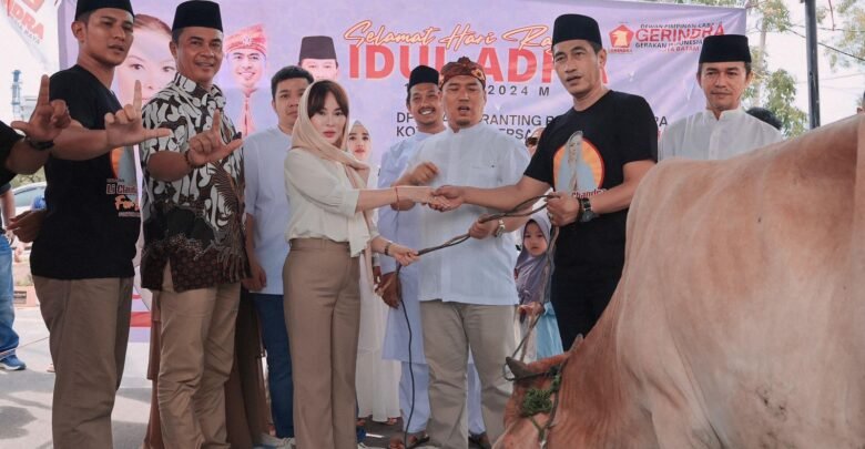 Bersama Li Claudia Chandra, DPC Gerindra Kota Batam Sembelih Hewan Qurban