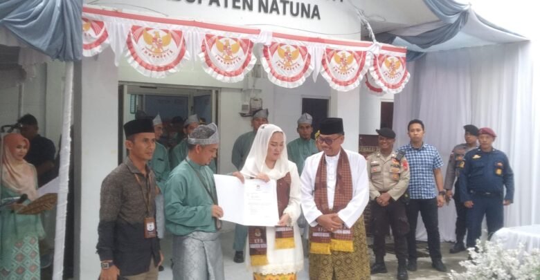 Cen Sui Lan - Jarmin Sidik Resmi Daftar Calon Bupati dan Wakil Bupati Natuna