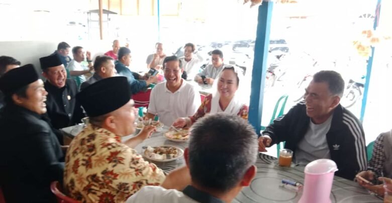 Penuh Canda, Cen Sui Lan Sarapan Pagi Semeja dengan Wan Siswandi