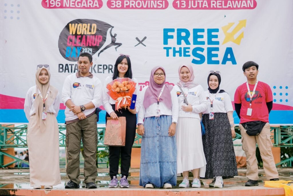 Aksi Bersih-Bersih Memperingati World Cleanup Day 2024 Batam