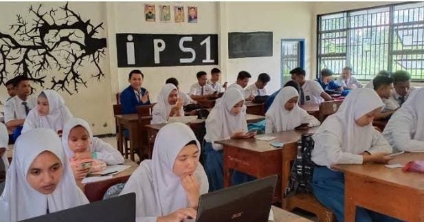 Masih Berproses Seragam Gratis Untuk Murid SMAN atau SMKN