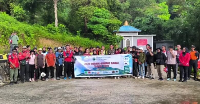 Aksi Bersih Gunung Ranai Berhasil Kumpulkan 89 Kg Sampah
