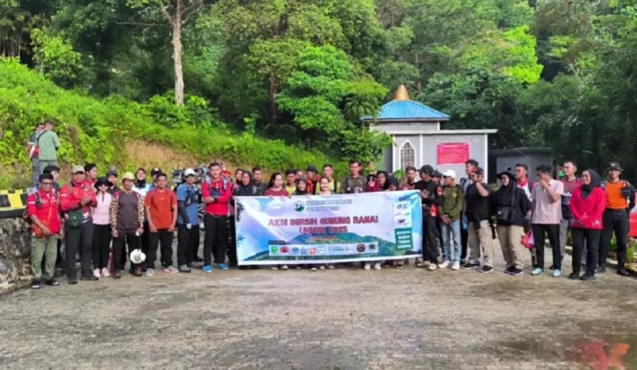 Aksi Bersih Gunung Ranai Berhasil Kumpulkan 89 Kg Sampah