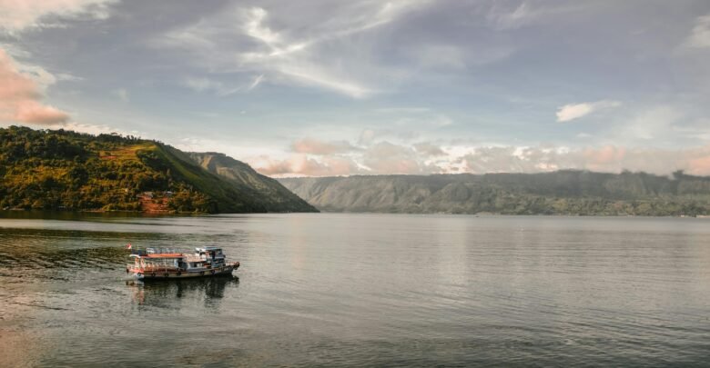 Festival Danau Toba 2025 Resmi Dibuka Ribuan Wisatawan Padati Sumatera Utara