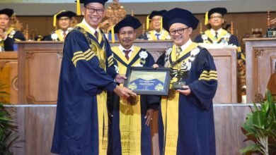 Mendikdasmen Terima Anugerah Konservasi 2025 Kategori Upakarti Dharmakarya Adhikarana dari UNNES