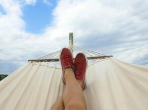 Slow Living Hidup Santai di Dunia yang Super Sibuk
