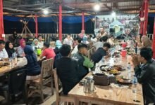 Acara Pelantikan SWARA Berlangsung Sukses, Kini Panitia Pelaksana Adakan Pembubaran di Bale Restoran