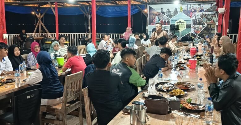 Acara Pelantikan SWARA Berlangsung Sukses, Kini Panitia Pelaksana Adakan Pembubaran di Bale Restoran