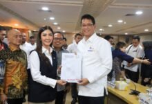 Senator Dwi Ajeng Sekar Respaty bersama Menkeu Purbaya