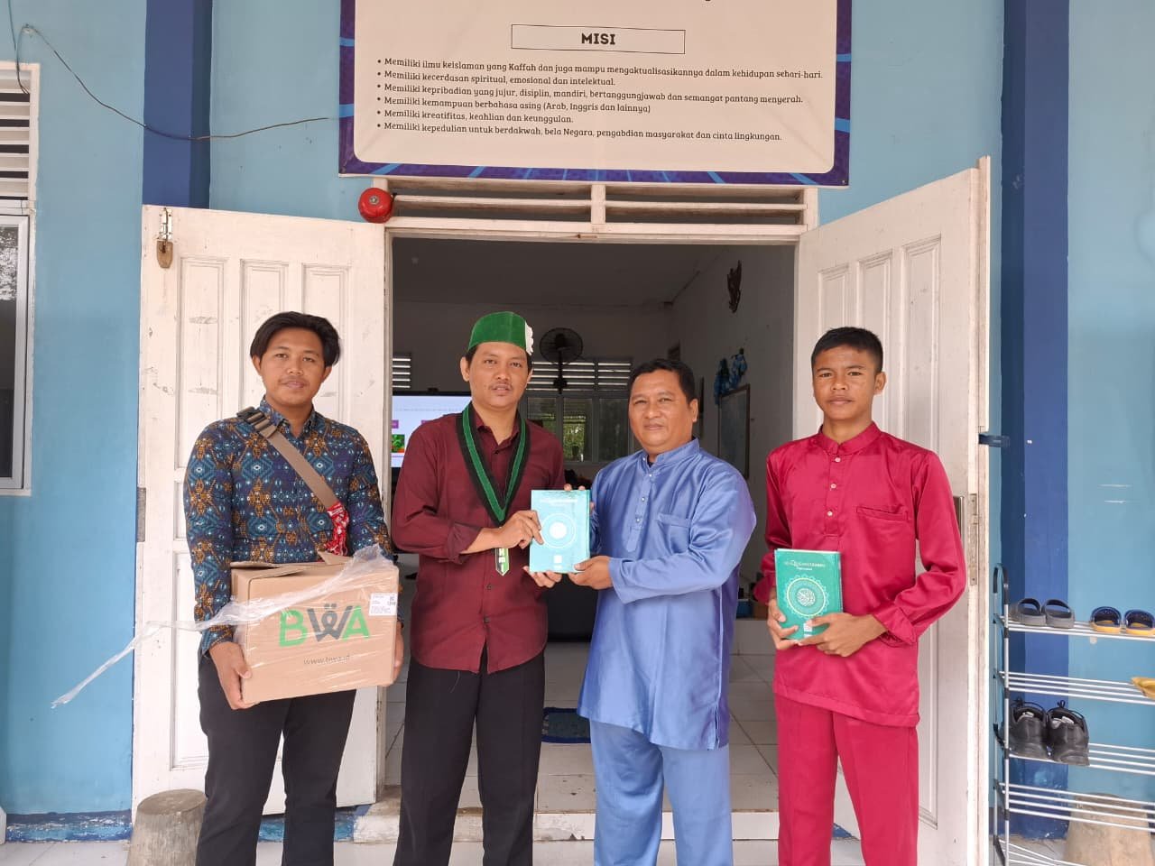 Merawat Warisan Pendiri HMI, HMI Tanjungpinang-Bintan Salurkan AL-Quran Ke Sekolah