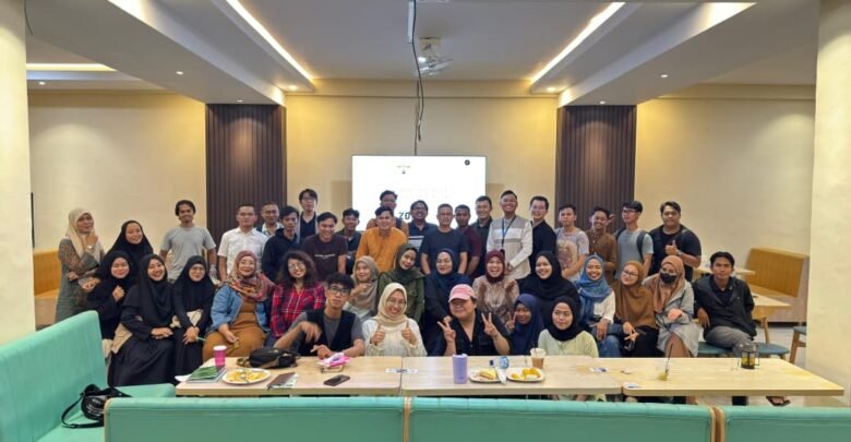 Batam Public Speaking Community Gelar Kelas “Mengatasi Rasa Takut Saat Bicara” Bersama Lenzoe Purba
