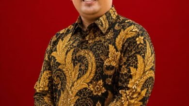 Pentinya Kita Menjaga Adab dan Logika di Era Digital