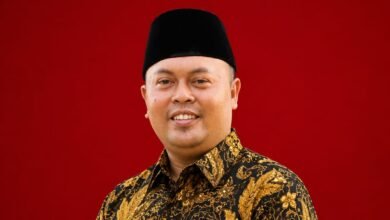 Pentinya Kita Menjaga Adab dan Logika di Era Digital