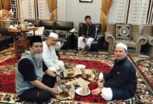 Pererat Silaturahmi, WR III dan Dewan Pertimbangan UMRAH Gelar Kunjungan Muhibbah ke Kediaman Mantan Ketua DPRD Kepri di Batam