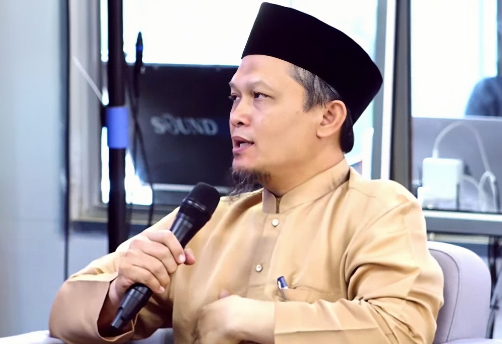 Wakil Rektor III Universitas Maritim Raja Ali Haji (UMRAH), Dr. H. Suryadi, S.P., S.H., M.H.
