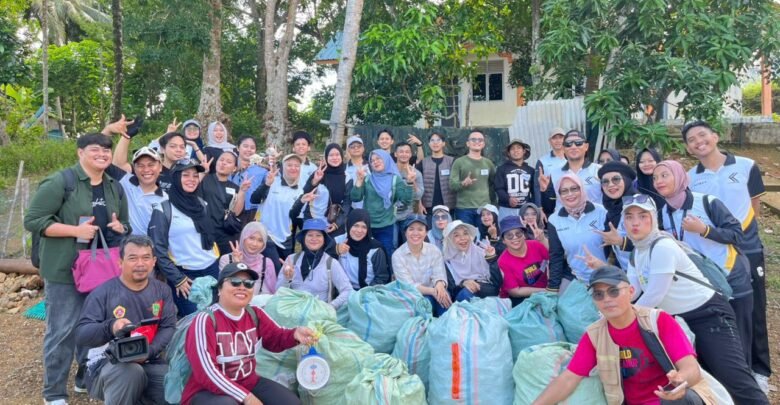 Community Gathering Kitakomunika dan WCD Batam di Pulau Akar Perkuat Kebersamaan, Wujudkan Kepedulian Lingkungan