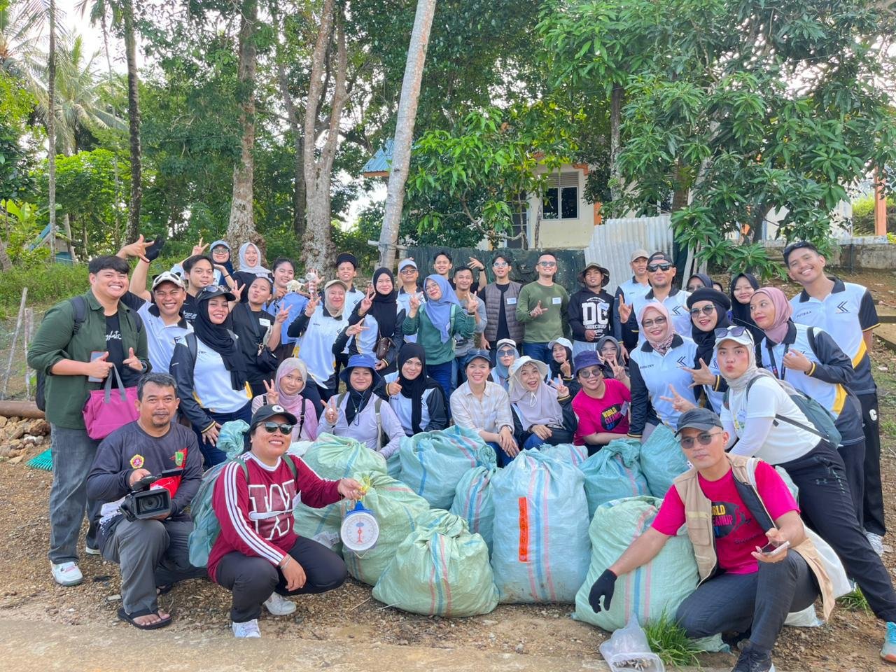Community Gathering Kitakomunika dan WCD Batam di Pulau Akar Perkuat Kebersamaan, Wujudkan Kepedulian Lingkungan