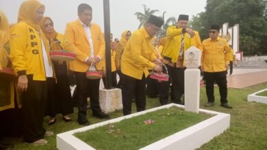 HUT ke-62 Golkar, Ade Angga Pimpin Ziarah di Tanjungpinang