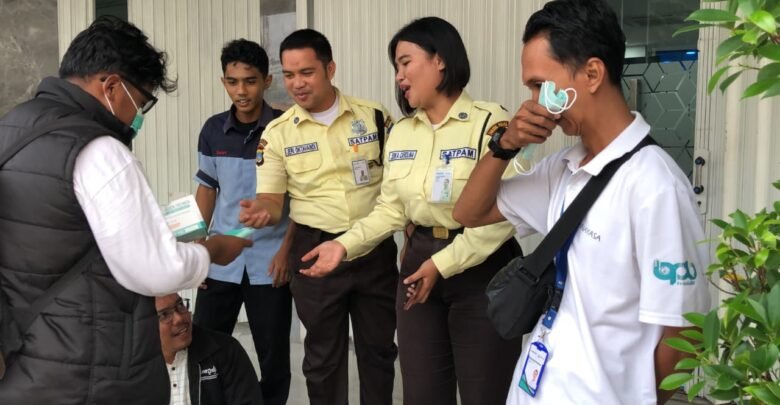Mahasiswa Tanjungpinang Bagikan Masker, Soroti Kualitas Udara